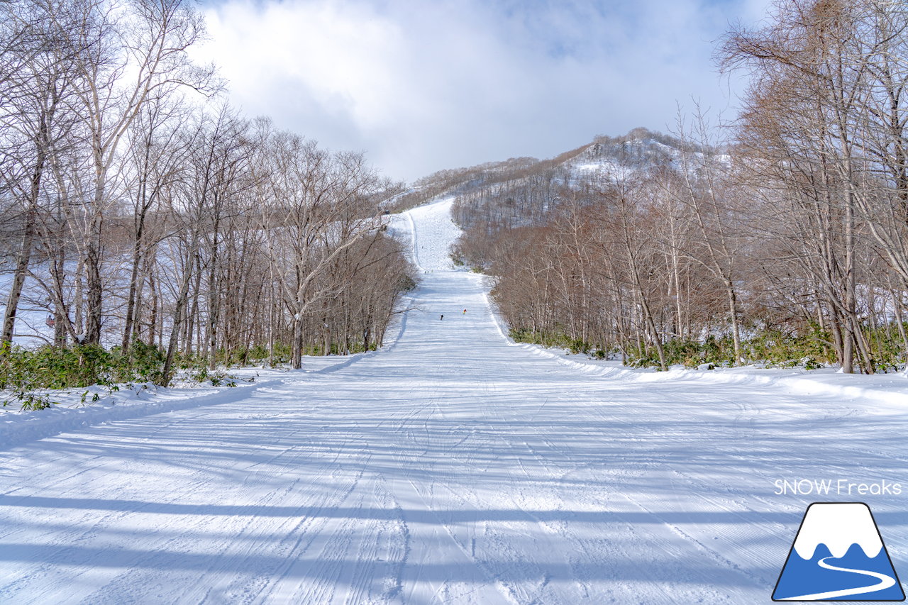 登別カルルス温泉サンライバスキー場｜待望の大雪！シュプールを描けばふわふわの雪煙が漂う、全7コースが滑走可能です(^^)v